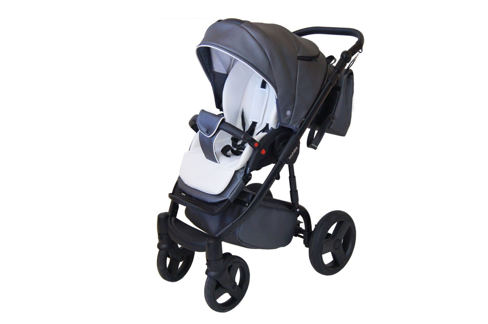 Beebikäru Stilo Black Deluxe 2in1 – luksusliku disainiga mugav lapsevanker